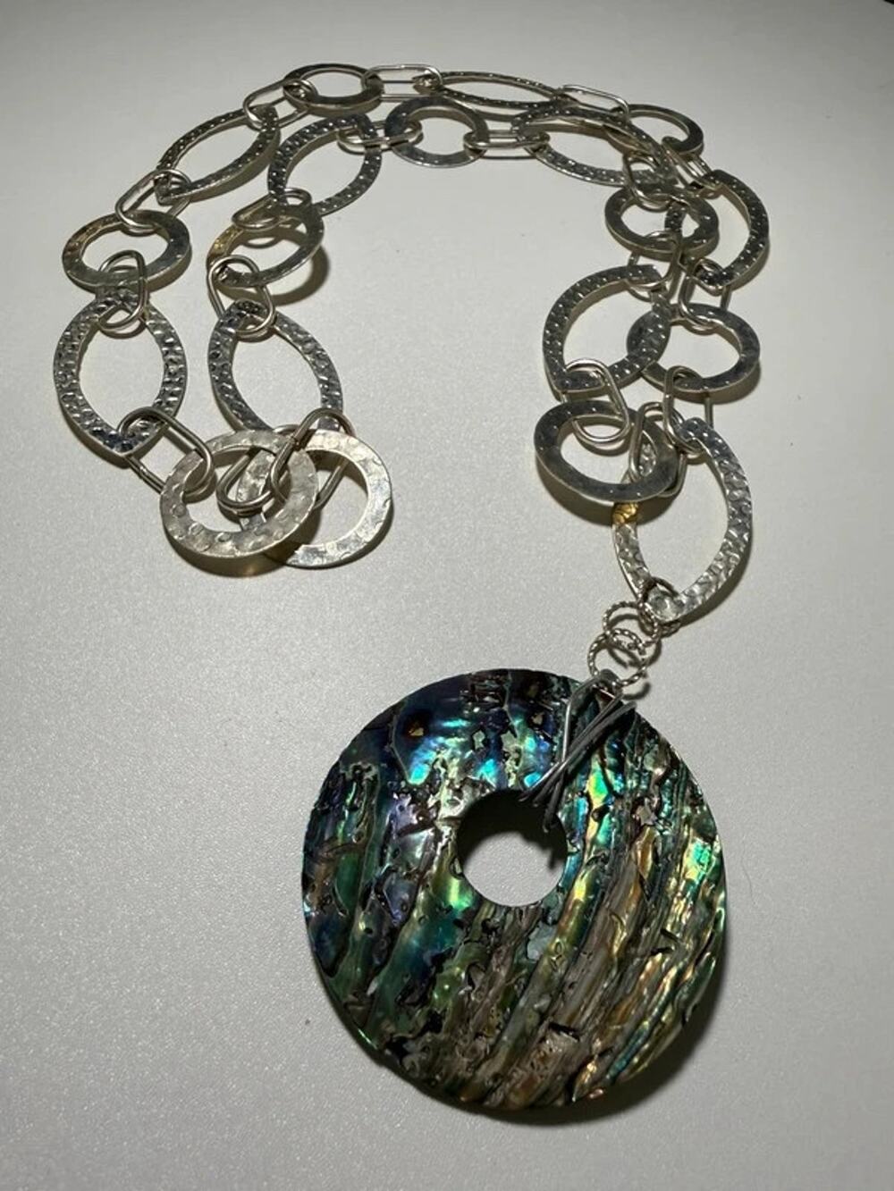 Abalone Paua Shell Donut Pendant Necklace Hammered Silver Tone Links 32” Boho